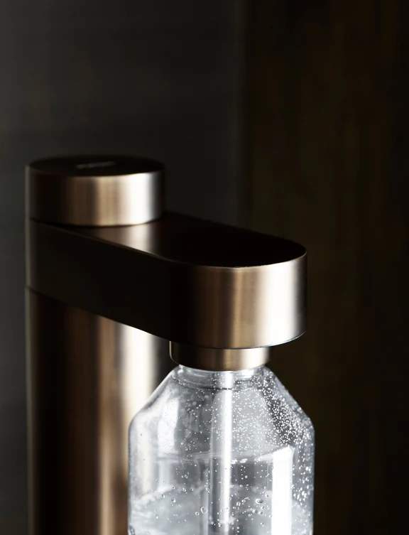 stelton Brus Wassersprudler dark brown metallic Bild 3