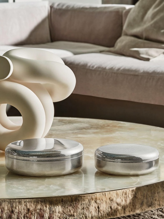 alessi Dose aus Edelstahl 18/10 glänzend mit Reliefdekor 23 cm JM01/23 T Bild 2